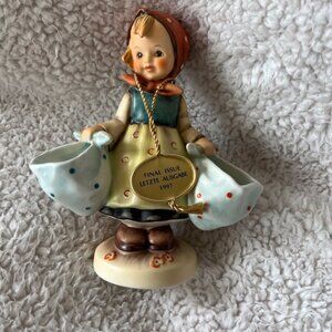 Vintage Goebel Hummel Figurine "Mother's Darling" Girl #175